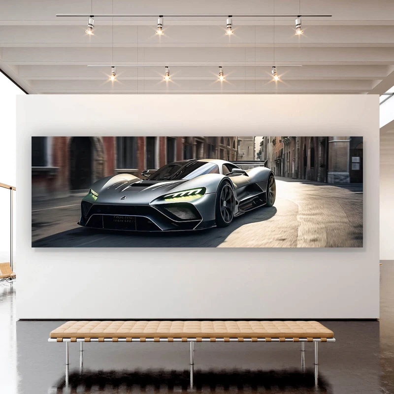 Aluminiumbild gebürstet Silberner Sportwagen fährt durch historische Stadtstraße Panorama