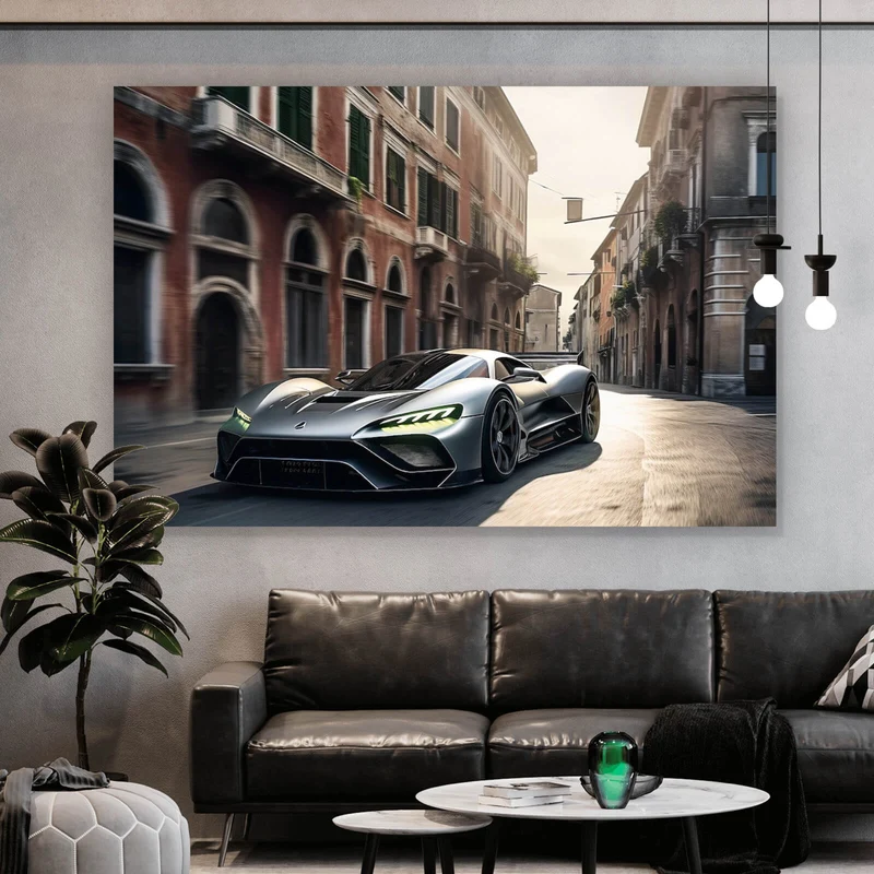Aluminiumbild gebürstet Silberner Sportwagen fährt durch historische Stadtstraße Querformat
