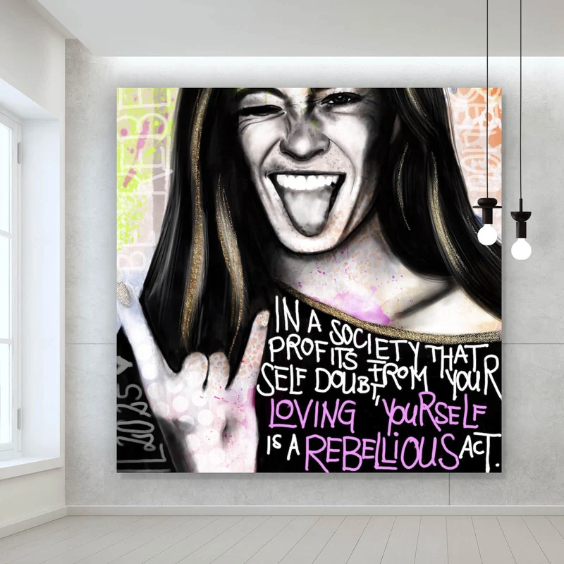 Acrylglasbild Junge Frau zeigt rebellische Geste Quadrat