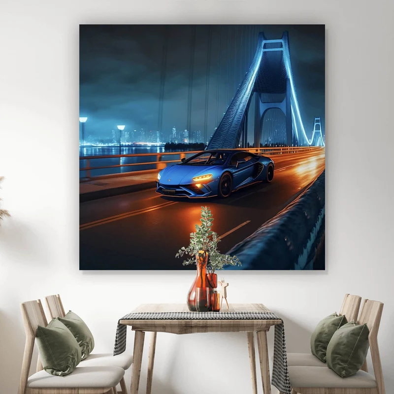 Aluminiumbild Sportwagen auf beleuchteter Brücke Quadrat