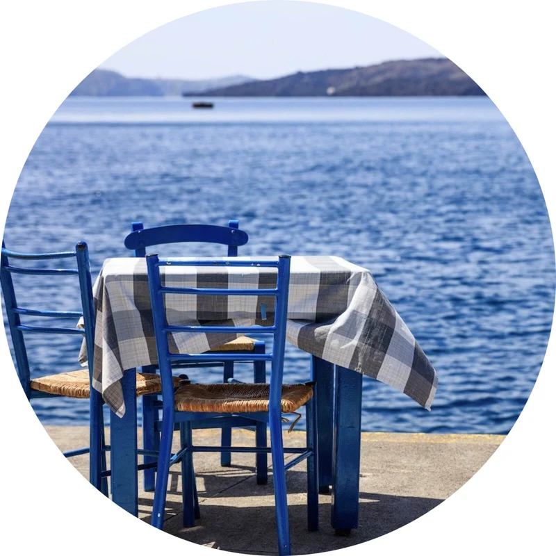 Aluminiumbild Blauer Tisch am Meer Kreis