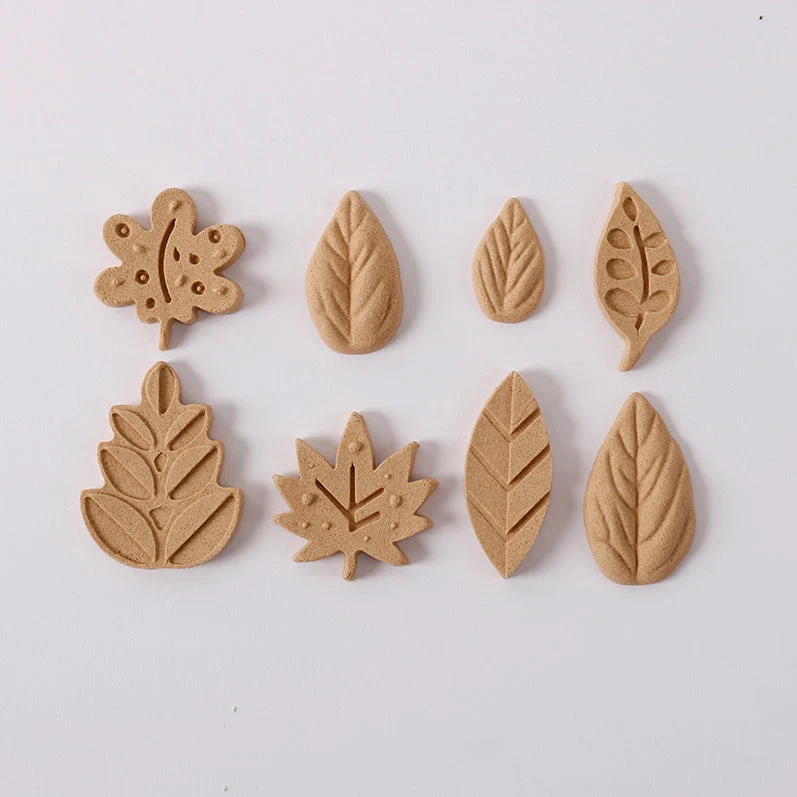 Savitljivi drveni ukrasi Pentart Listovi 3 x 2,9 cm – set od 8 kom