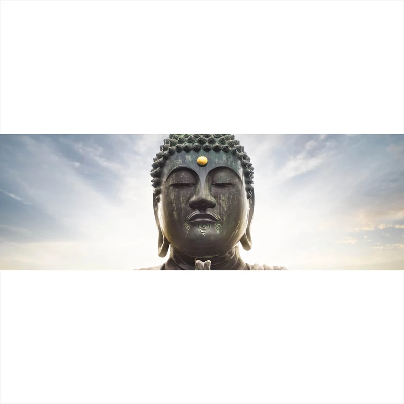 Aluminiumbild gebürstet Majestätische Buddha-Statue vor strahlendem Himmel Panorama