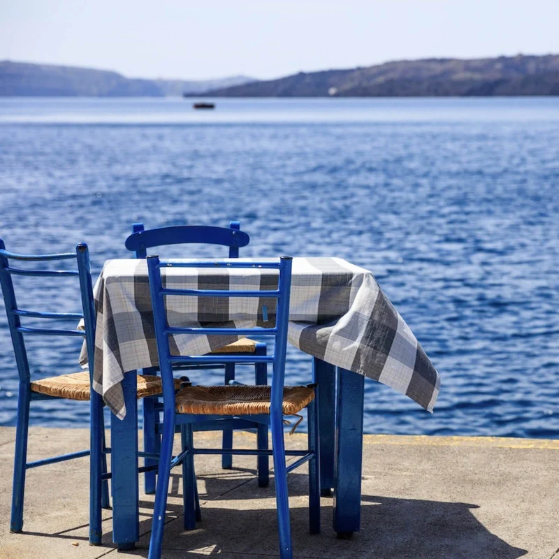 Poster Blauer Tisch am Meer Quadrat