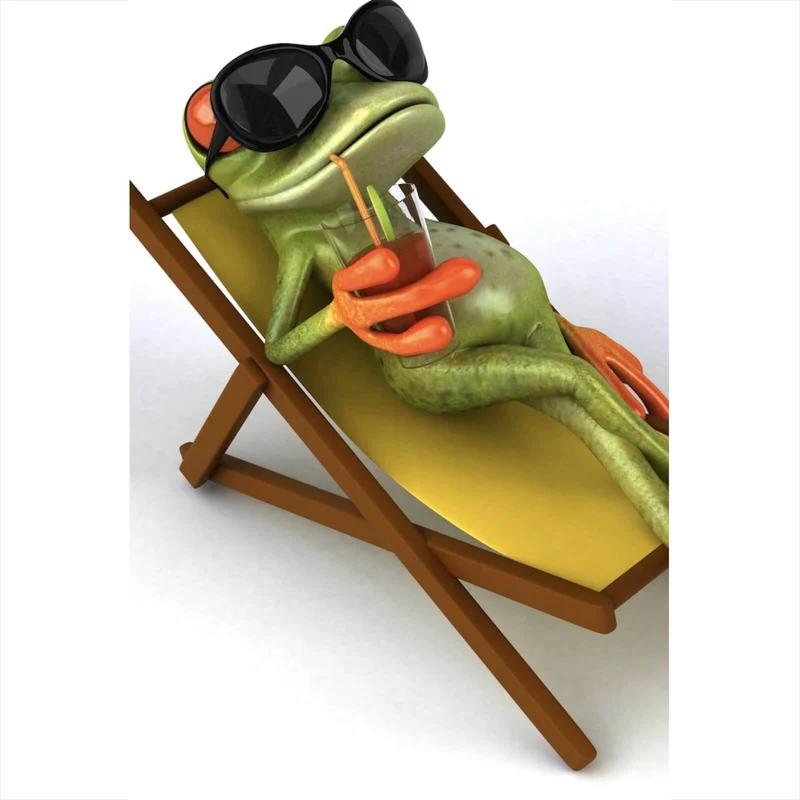Spannrahmenbild Frosch entspannt auf Liegestuhl mit Getränk Hochformat